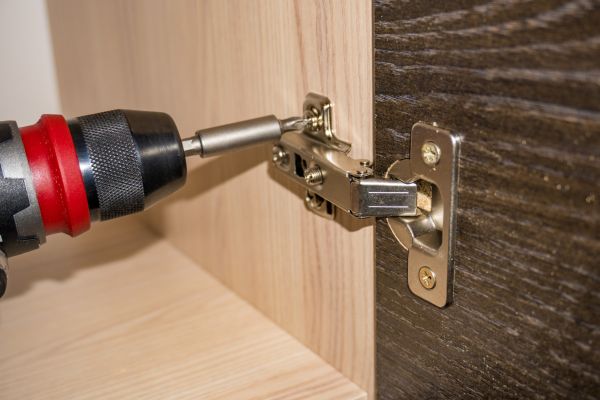 Cabinet Hinge Replacement in Pearland